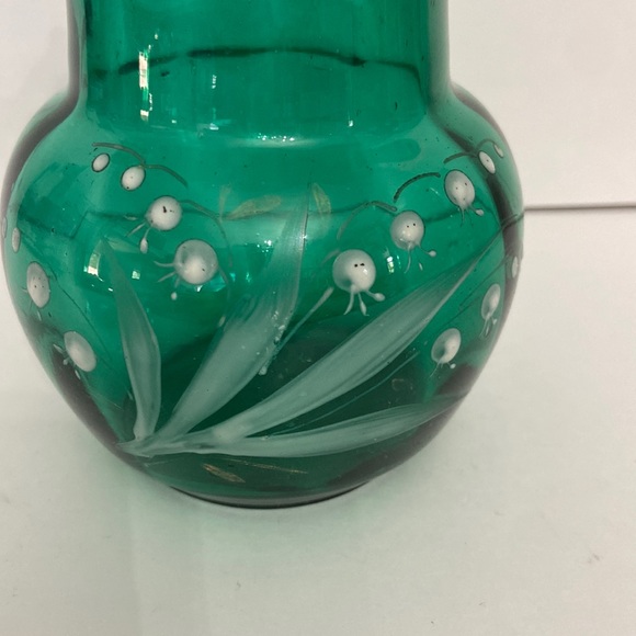 Vtg. Hand Blown, Hand Painted, Emerald Green Vase - Picture 3 of 8